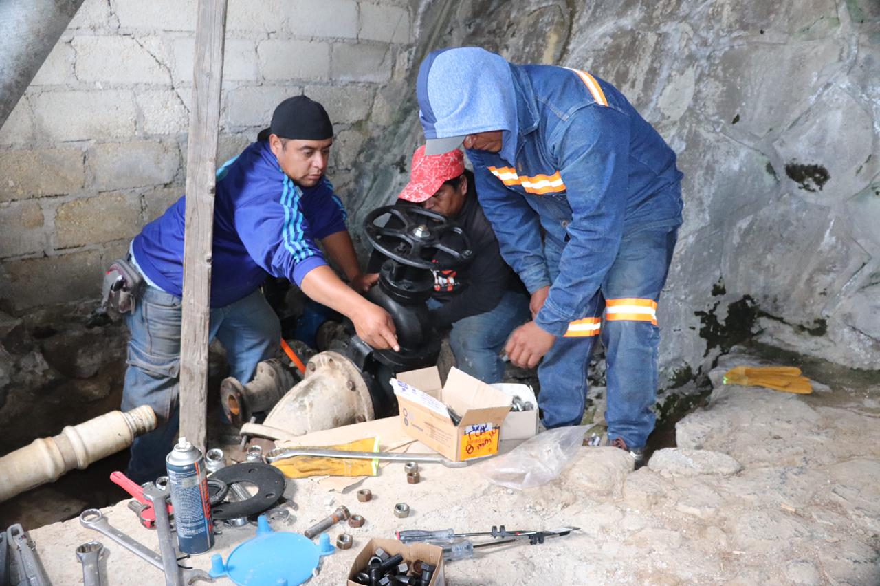 Gobierno de Tzompantepec invierte en infraestructura para mejorar servicio de agua potable en Ahuashuatepec